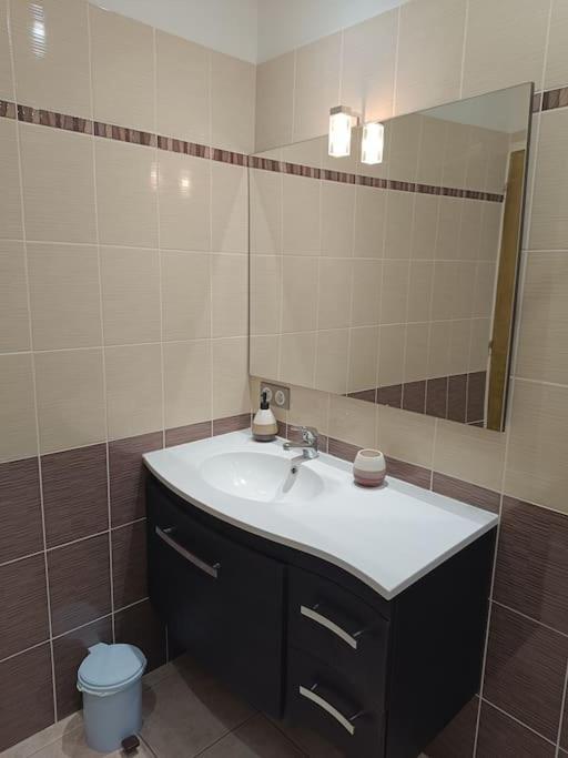 Appartement 2 A 4 Personnes Antraigues Екстер'єр фото