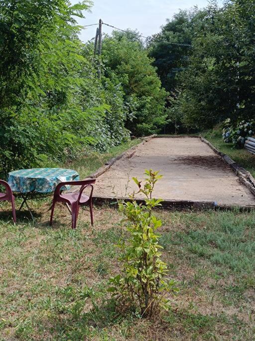 Appartement 2 A 4 Personnes Antraigues Екстер'єр фото